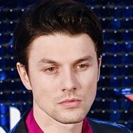 James Bay, 33 (Rock Singer)