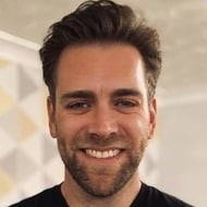 James Cooper, 41 (Hôte de podcast)