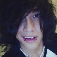 James Lonnie, 31 (吉他手)