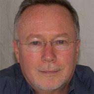 James McManus, 74 (小說家)