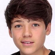 Jamie Flatters, 23 (Actor de Televisión)