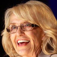 Jan Brewer, 79 (Politicien)