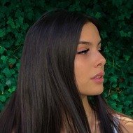 Jasmin Azizam, 26 (Star di YouTube)