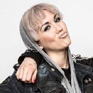 Jasmina King, 35 (Pop Singer)