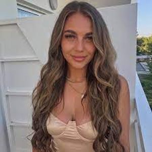 Jasmine Brownsword, 30 (Звезда Тиктока)