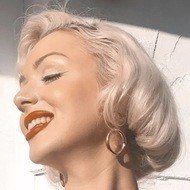 Jasmine Chiswell, 30 (Estrella de TikTok)