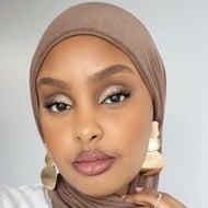 Jasmine Egal, 30 (Blogger)