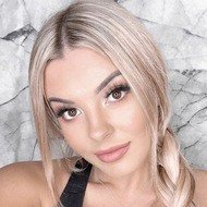 Jasmine Hand, 31 (Star d'Instagram)