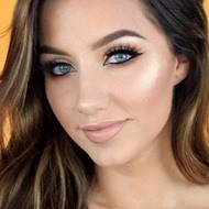 Jazzi Filipek, 30 (YouTube明星)