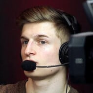 Jbzz, 32 (eSports Player)
