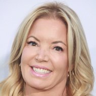 Jeanie Buss, 64 (Ejecutivo Deportivo)