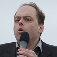 Jeff Kuhner, 56 (Radiogastgeber)