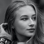 Jennie Sofie, 23 (Blogger)