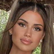 Jennifer Baldini Souza, 28 (Instagram明星)