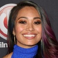 Jess Lizama, 42 (YouTube明星)