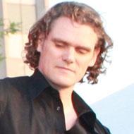 Jesse Cook, 59 (Gitarist)