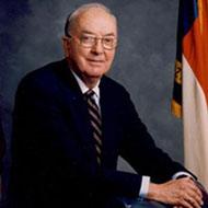 Jesse Helms (1921 - 2008) (政治家)