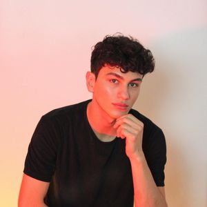 Jessiah.official, 27 (TikTok明星)