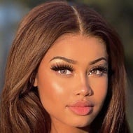 Jessy-Melissa Bara, 23 (Ngôi sao Instagram)