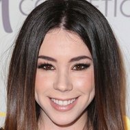 Jillian Rose Reed, 32 (Actriz de Televisión)