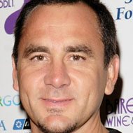 Jim Lindberg, 60 (Ca sĩ nhạc Punk)