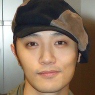 Jin Goo, 43 (Actor de Cine)