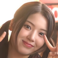 Jiwoo, 20 (Cantor Pop)