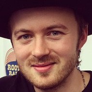 Joe Robinson, 34 (Nghệ sĩ guitar)