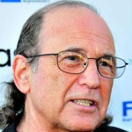 Joel Zwick, 82 (電影演員)