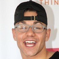 John Aron, 29 (Vũ công)