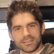 John Booko, 41 (Estrella de YouTube)