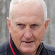John Cooper, 86 (Entrenador de Fútbol Americano)