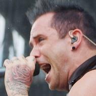 John Cooper, 48 (Rocksänger)