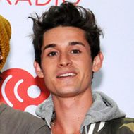 John Gomez, 32 (Guitarist)