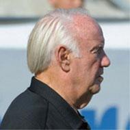 John Robinson, 88 (Entrenador de Fútbol Americano)