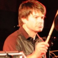 Johnny Rabb, 53 (鼓手)