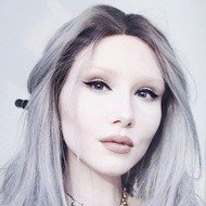 JoJo Pearson, 29 (Blogger)