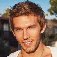 Jon Brownell, 34 (Facebook-ster)