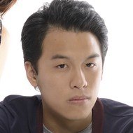 Jon Chua, 34 (吉他手)
