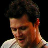 Jon Fratelli, 44 (摇滚歌手)