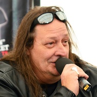 Jon Oliva, 63 (金属歌手)