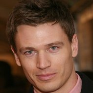 Jon Prescott, 42 (電視演員)