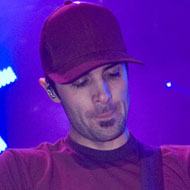 Jon Schneck, 44 (Gitarist)