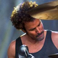 Jon Theodore, 50 (Batterista)