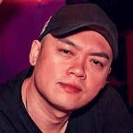 Jonathan Cheok, 40 (Estrelas do YouTube)