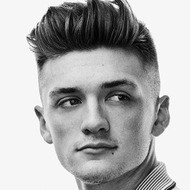 Jonathan Hutcherson, 26 (流行歌手)