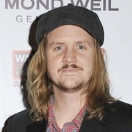 Jonathon Aherne, 37 (Bassiste)