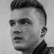 Josh Devine, 34 (Schlagzeuger)