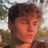 Josh Dyer, 22 (TikTok明星)