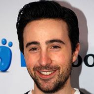 Josh Zuckerman, 40 (Acteur de cinéma)
